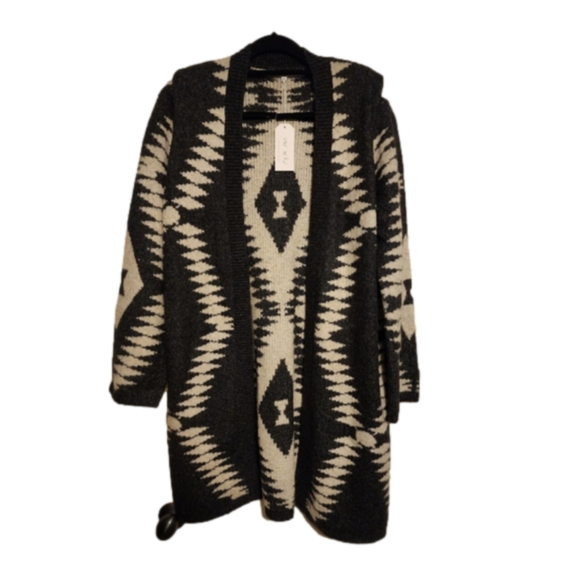 Venario Sweaters - NWT Venario Aztec Southwestern Geometric sweater
